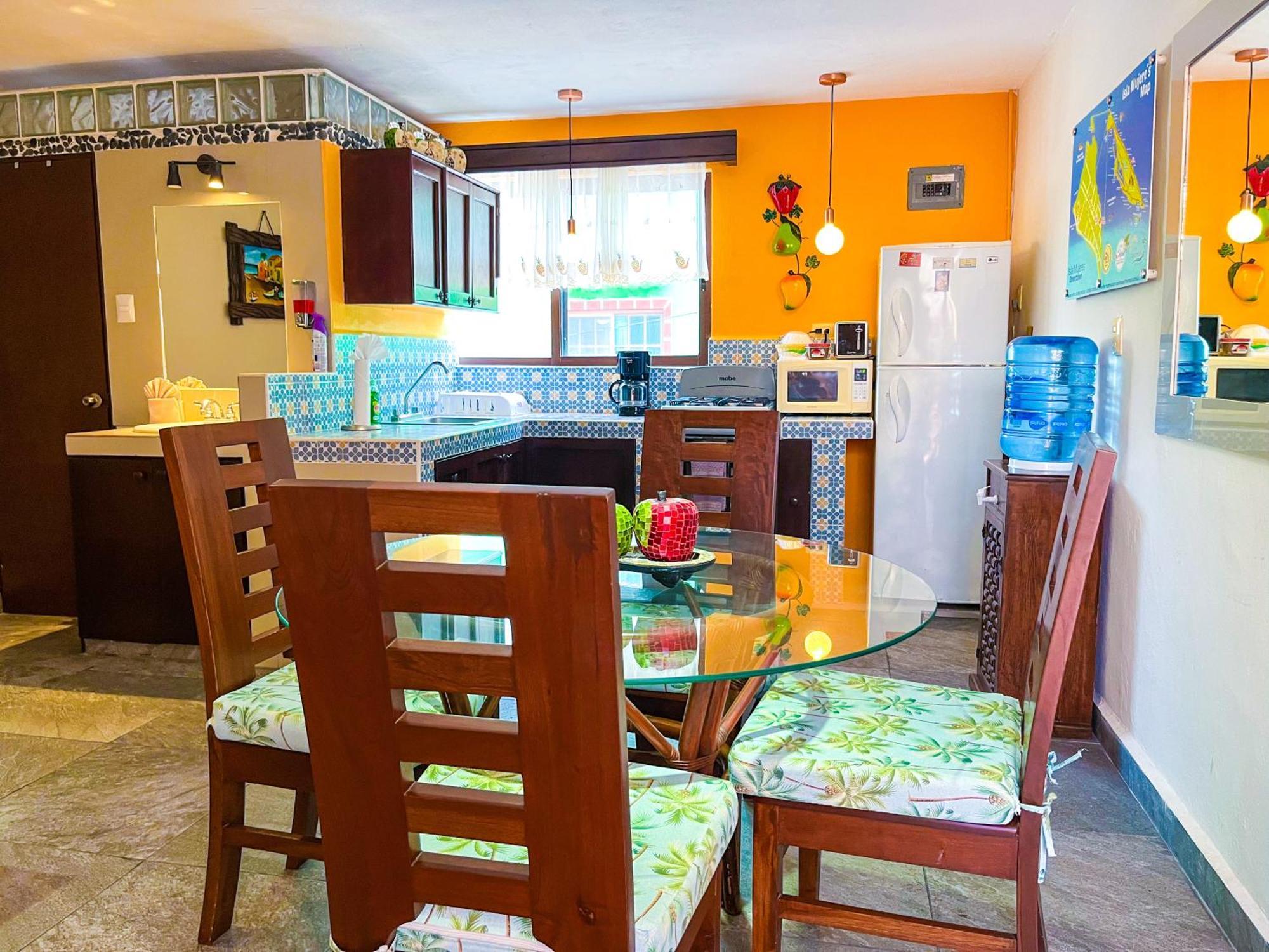 Cande'S Apartments Isla Mujeres Exterior photo