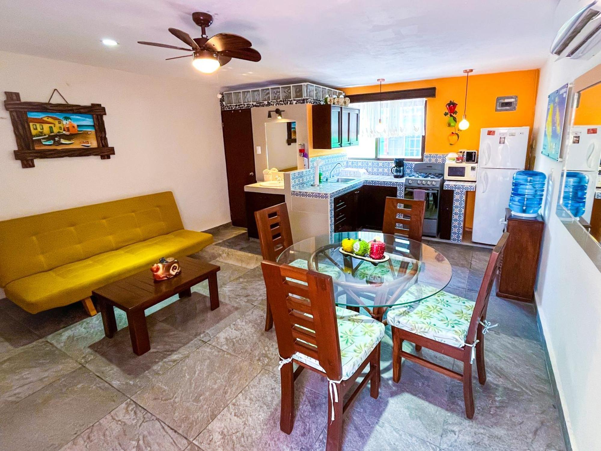 Cande'S Apartments Isla Mujeres Exterior photo