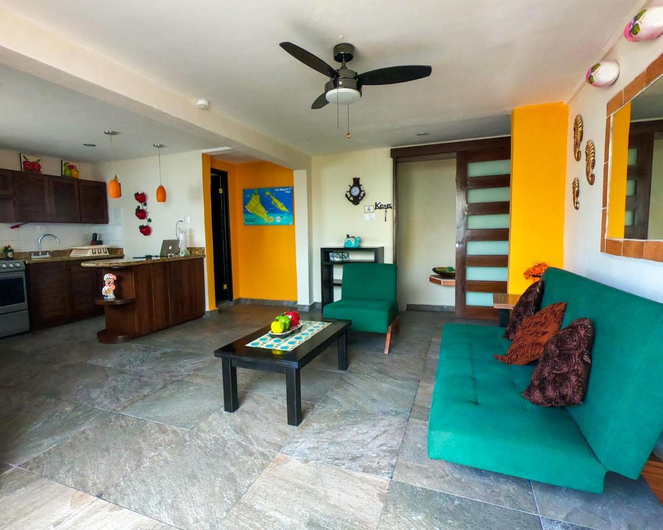 Cande'S Apartments Isla Mujeres Exterior photo