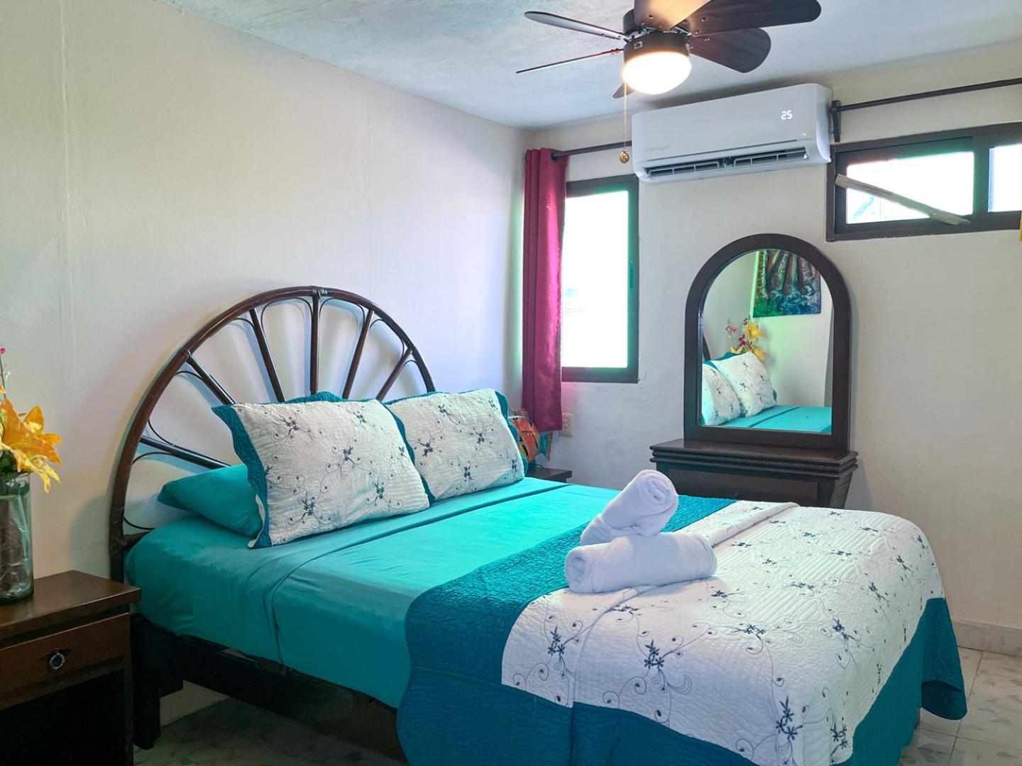Cande'S Apartments Isla Mujeres Exterior photo